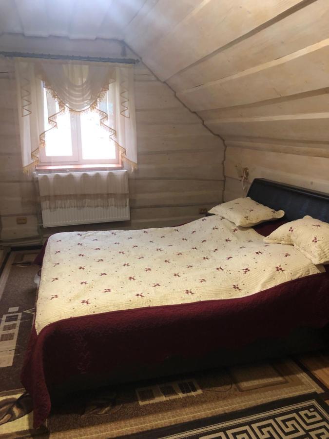Біля Комори Pilipets Exterior foto