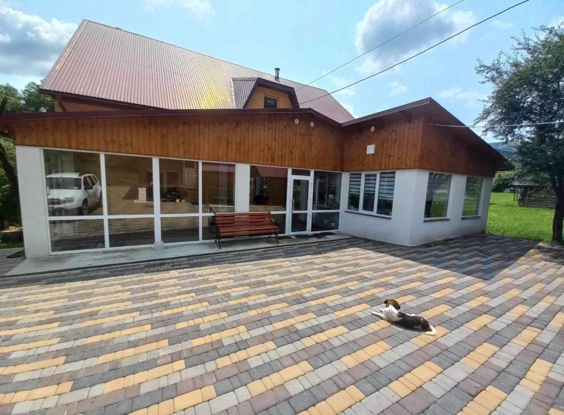 Біля Комори Pilipets Exterior foto